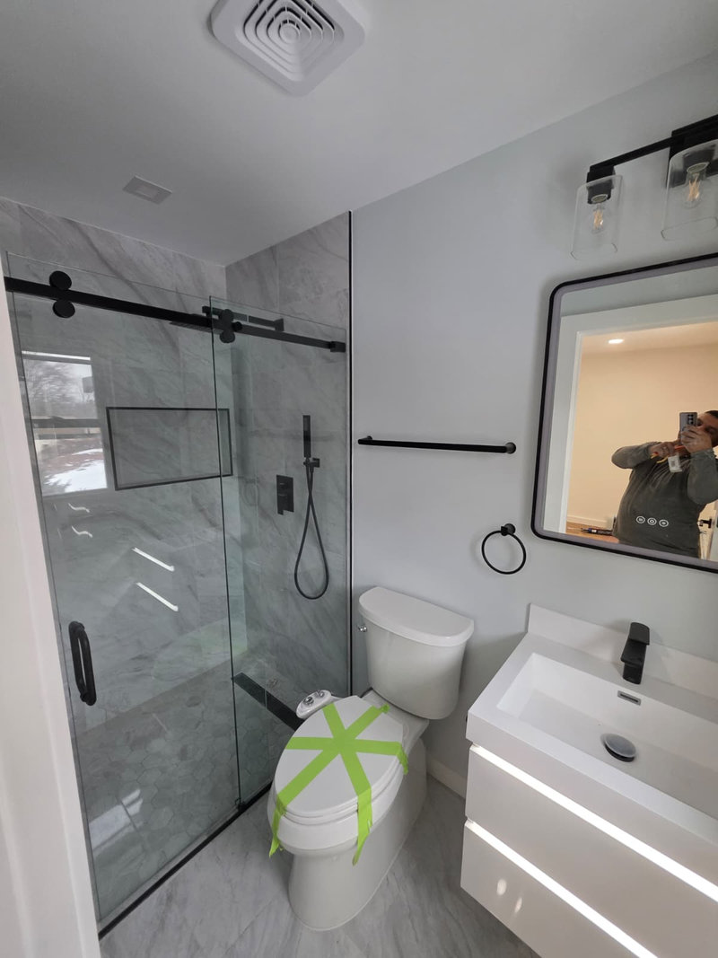 Sleek Modern Bathroom